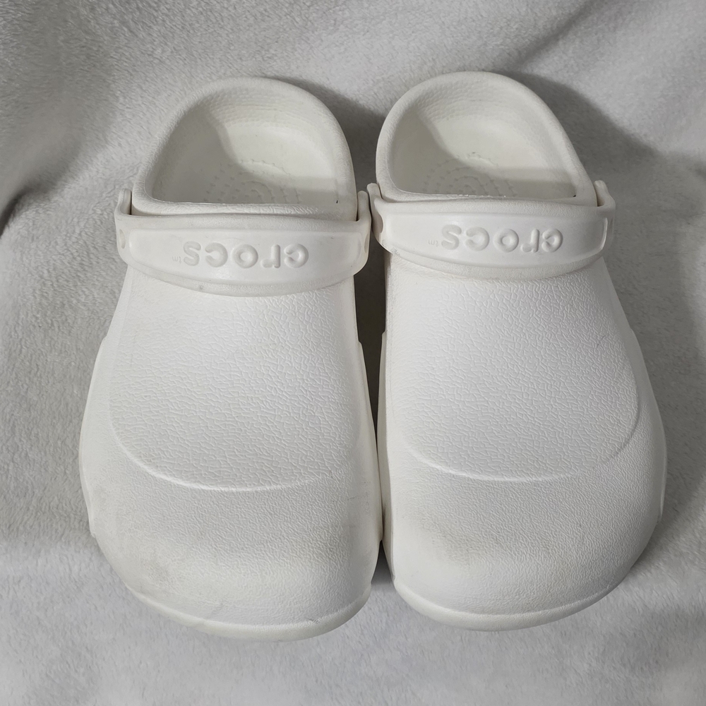 CROCS Unisex-Adult Bistro Clogs, Slip Resistant Work Shoes Men 9 Women 11 GUC